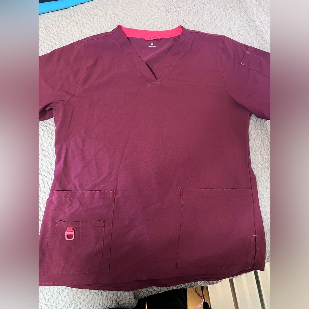 Carhartt burgundy scrub top size medium